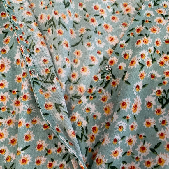 Davi & Dani Floral Dress - Picture 10 of 16